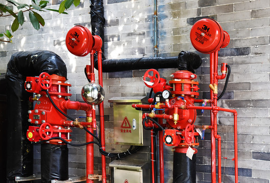 守護生命與財產(chǎn)安全的關(guān)鍵防線 消防噴淋系統(tǒng)在現(xiàn)代消防設(shè)備中的核心作用